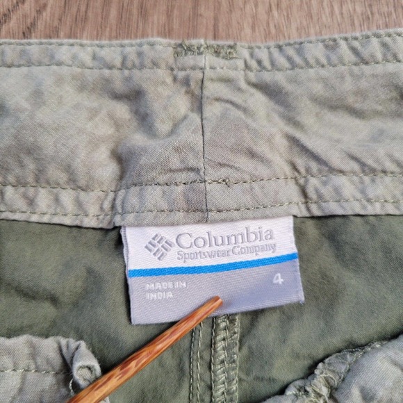Columbia Shorts Womens 4 Green Fishing Hiking Gorpcore Outdoor Casual Lounge - Picture 3 of 9